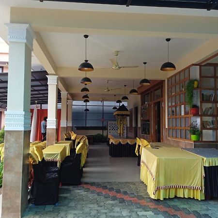 Meghdoot River Resort Kochi Exterior foto