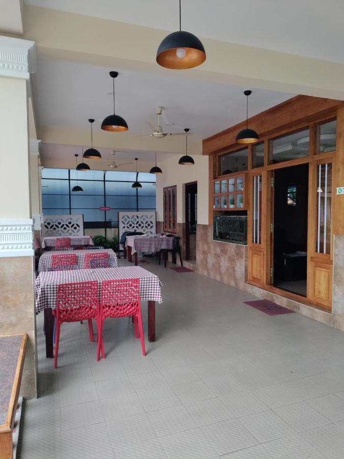 Meghdoot River Resort Kochi Exterior foto